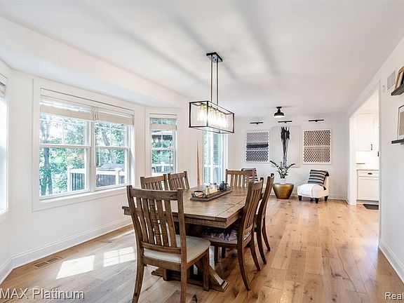 3rd image of 5854 Mountain Top Dr