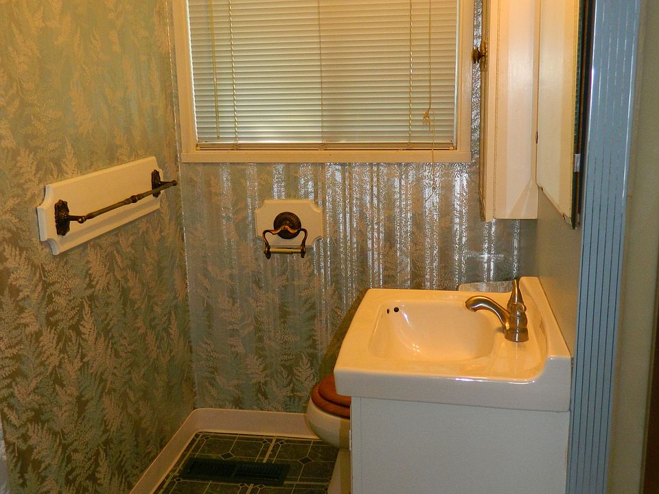 2nd image of 7242 Sabre Ave