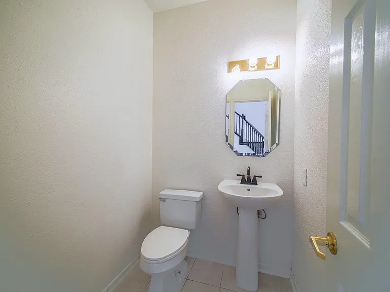 11606 Canyon Woods Dr — Photo 23
