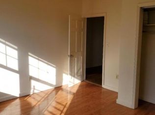 335 17th Ave #2B, Irvington, NJ 07111