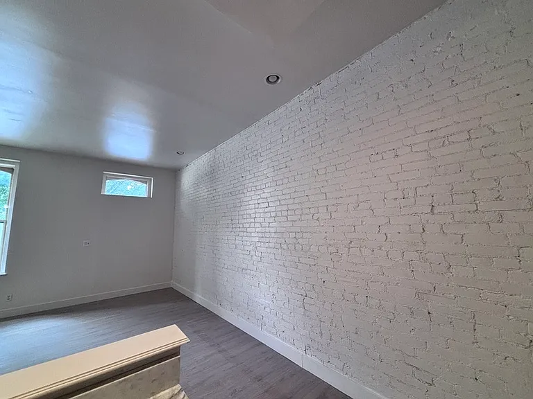 1704 S Tucker Blvd #B — Photo 2