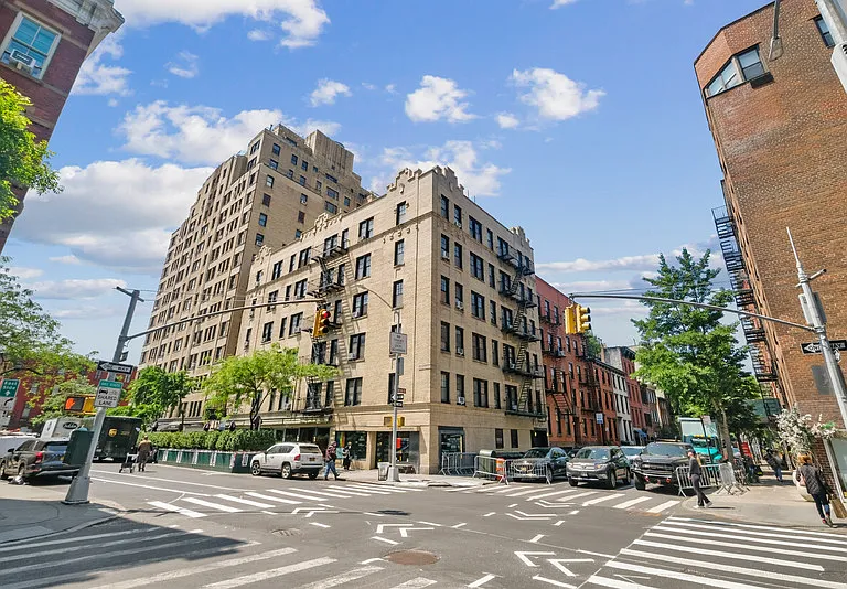 218 W 10th St #4G — Photo 8
