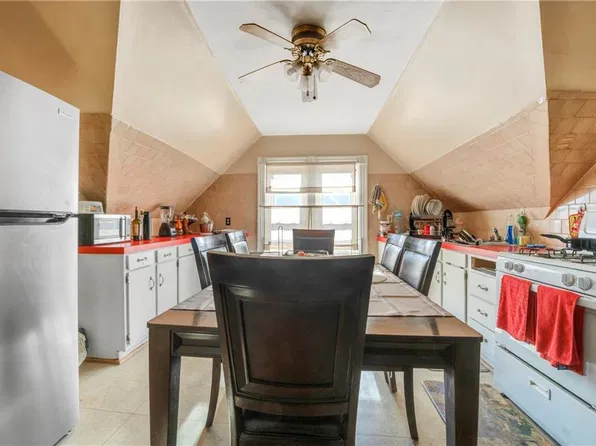 276 Lonsdale Ave Floor 4, Pawtucket, RI 02860