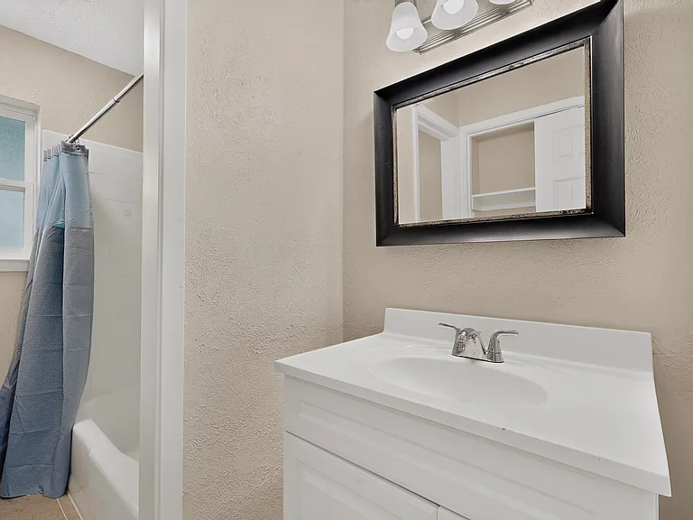 1717 Japonica Ln — Photo 27