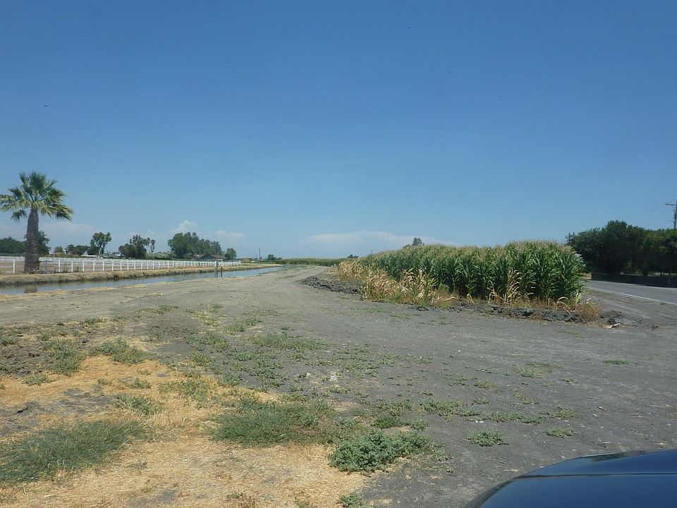 2nd image of 8628 Eucalyptus Rd
