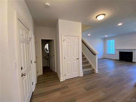4th image of 858 Iron Ln #63