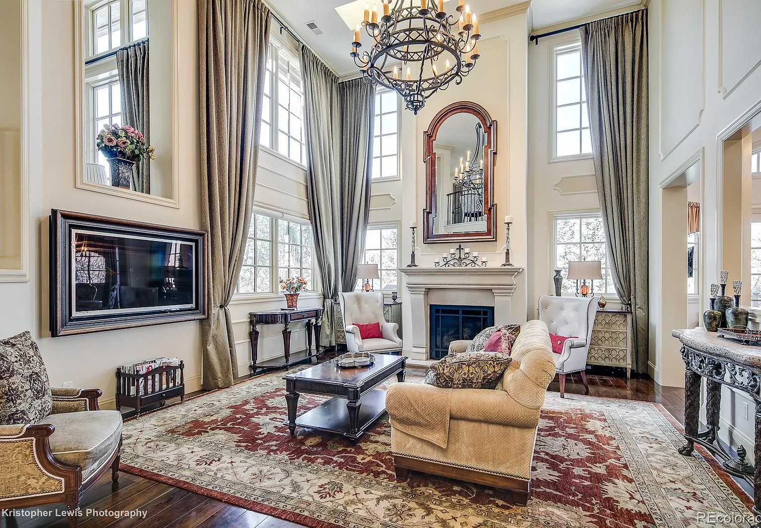 6 bed, 6.5 bath, 6259 sqft, $10,000 — Photo 3