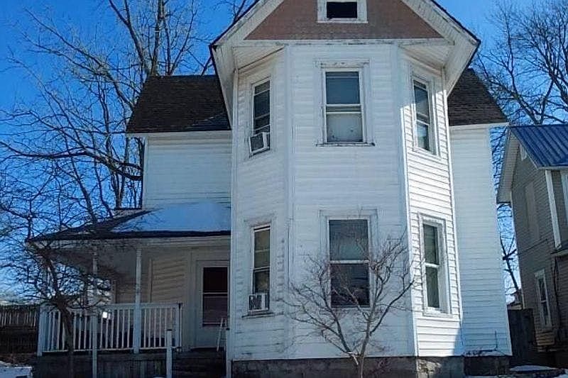 1st image of 284 S High St