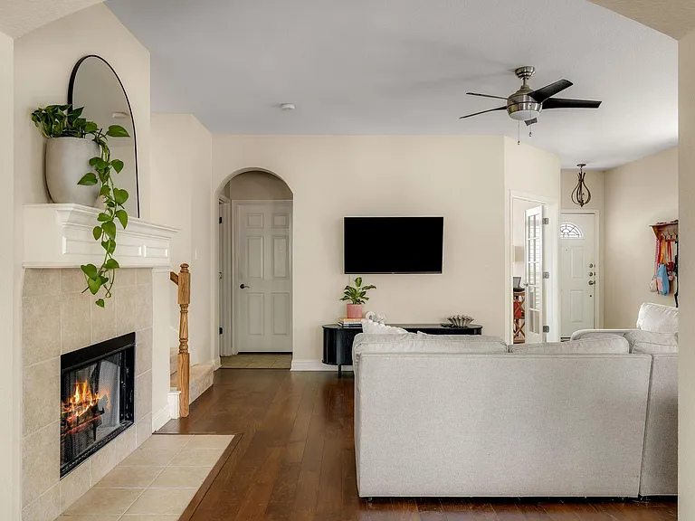 1821 Village Oak Ct — Photo 5