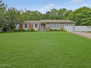 4476 Express Dr S, Ronkonkoma, NY 11779
