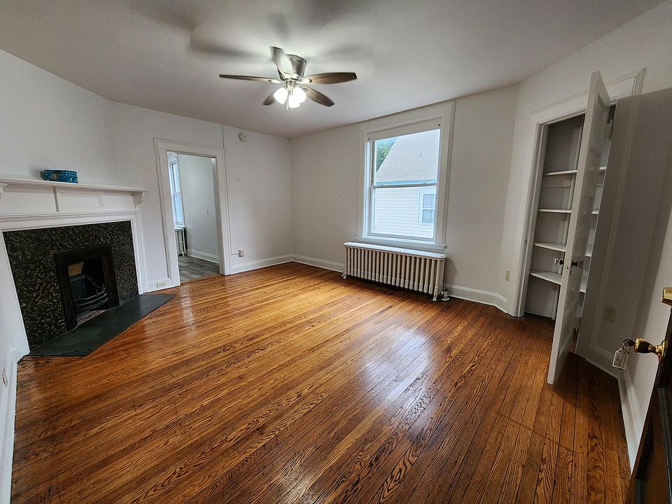 1st image of 157 S Lake Ave APT 3