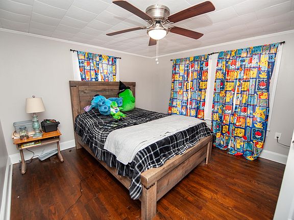 3rd image of 864 Canaan Rd