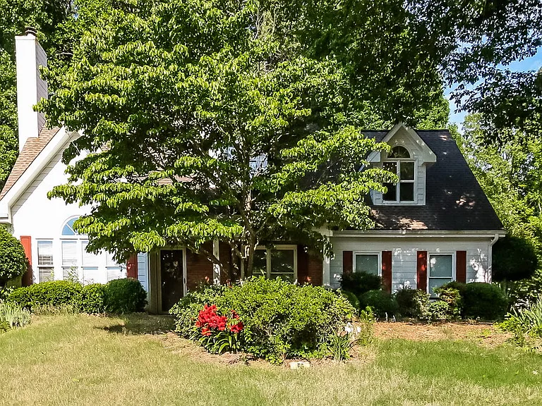 65 Rosewood Cir — Photo 1
