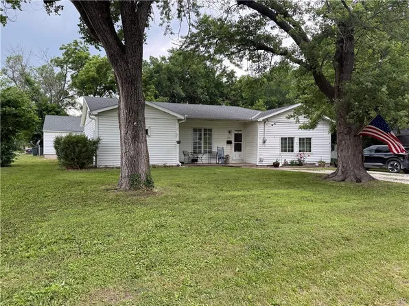 708 S Clay St, Holden, MO 64040