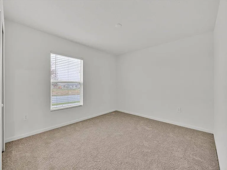 2398 McKinley Dr — Photo 5