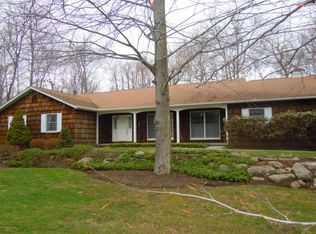 2178 Pine Valley Dr, Tobyhanna, PA 18466