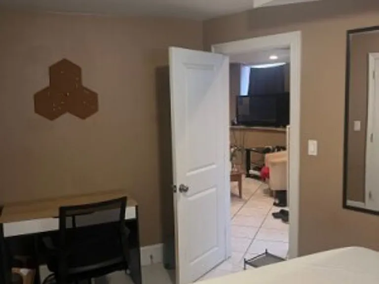 8 Saint Lukes Rd #B — Photo 8