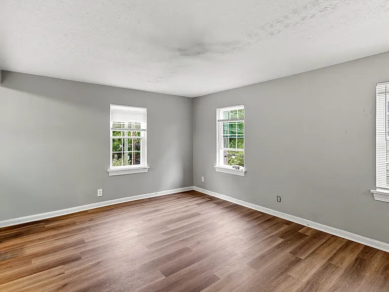 Living Room (2)