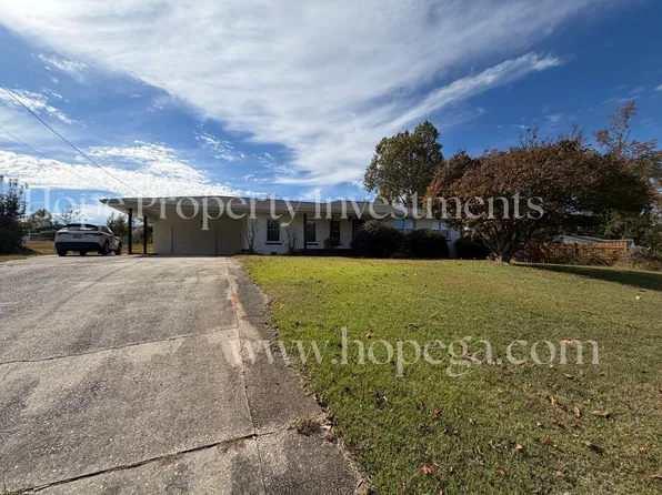 6 Georgian Dr, Newnan, GA 30263