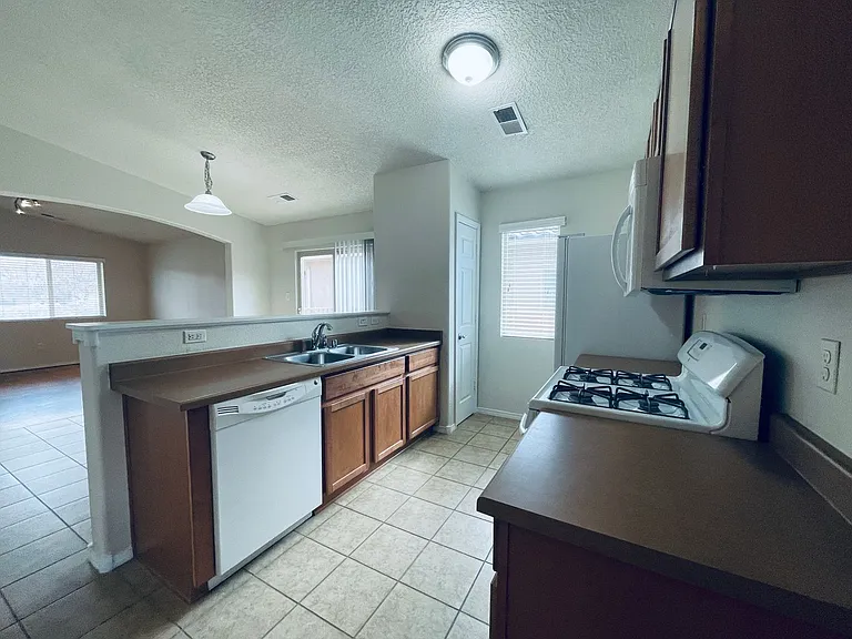 911 Desert Senna Ave SW — Photo 6