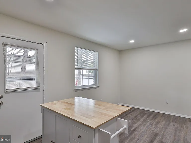 305 S Warminster Rd #B2 — Photo 18