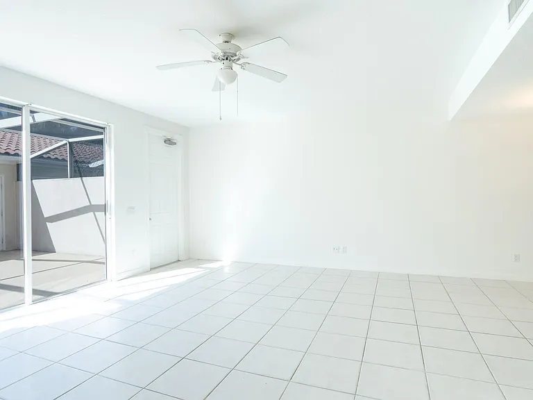 186 Soriano Dr — Photo 13