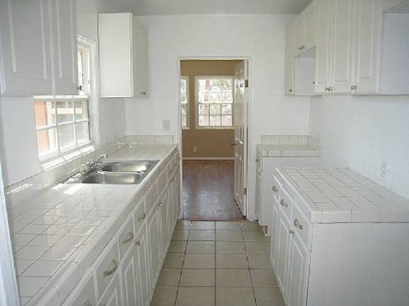 3rd image of 458 Cuyamaca Ave
