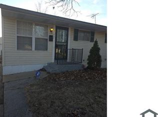 124 Perthshire Rd, Saint Louis, MO 63137