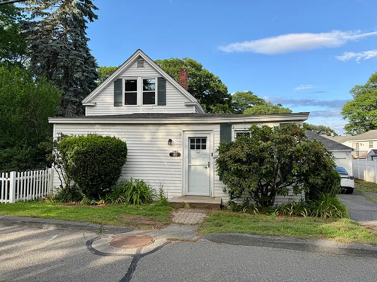 40 Central St — Photo 2