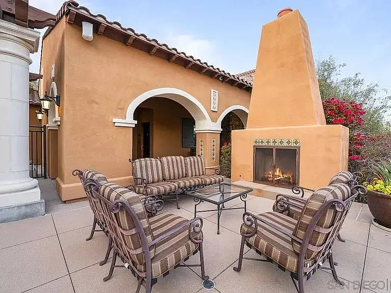 Piantino Cir, San Diego — Photo 3