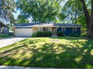 671 Sunnycrest St, Green Bay, WI 54302
