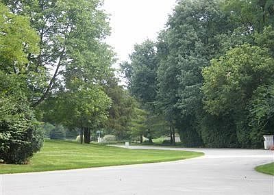 4th image of 7099-7099 Meeker Commons Ln