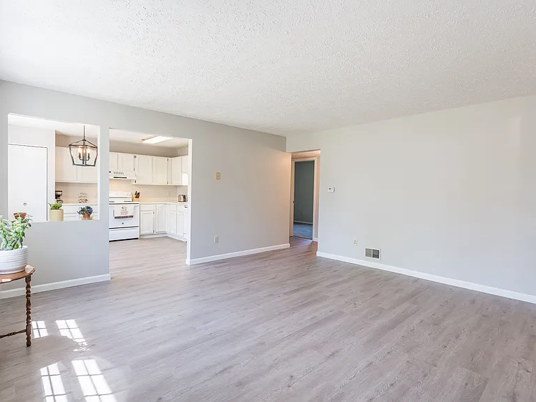 Seven Hearths Homestead Apartments — Photo 2