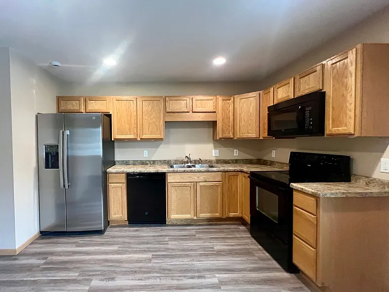 96 Valley Ln — Photo 1