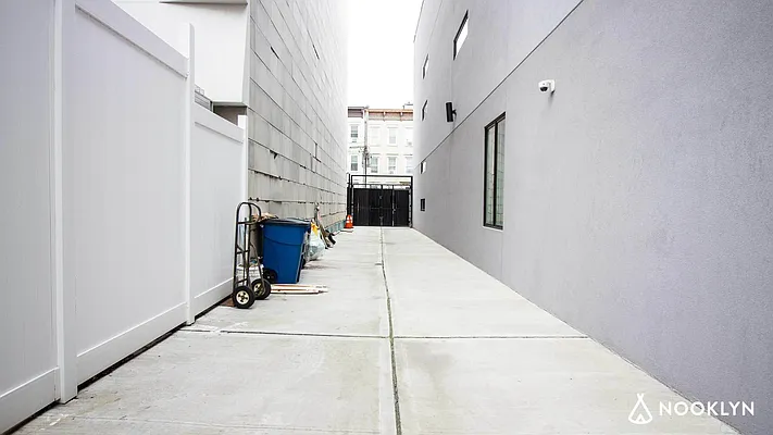 Rented by Nooklyn NYC LLC | media 13