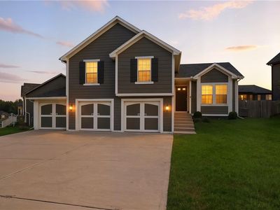 1043 E 14th St, Kearney, MO, 64060