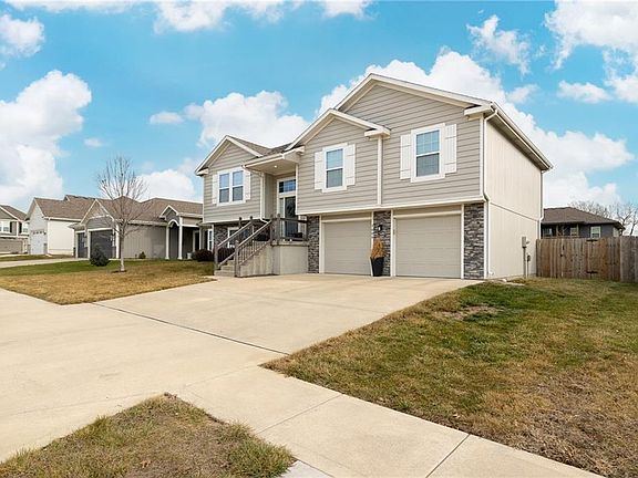 5th image of 1609 NE Jaclyn Dr