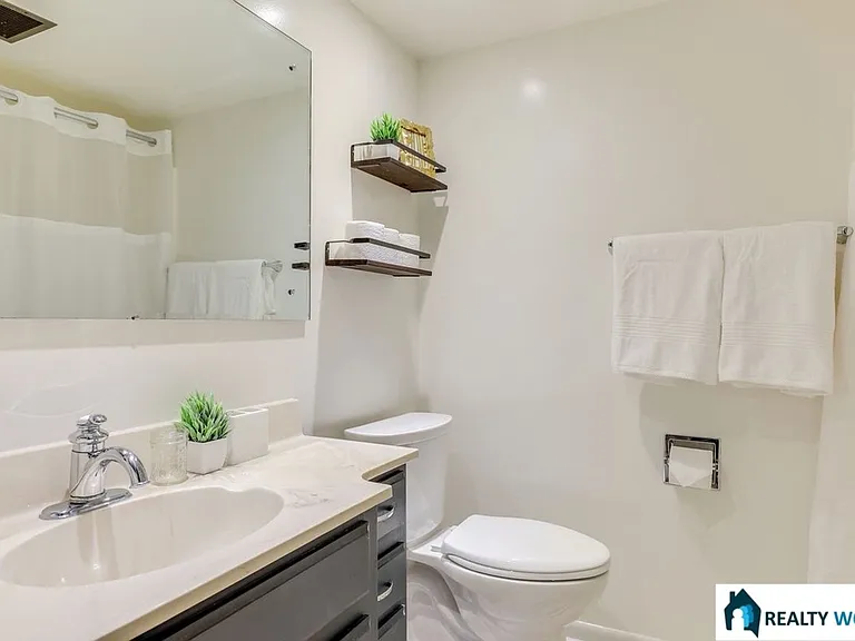 5206 Melrose Ave — Photo 18