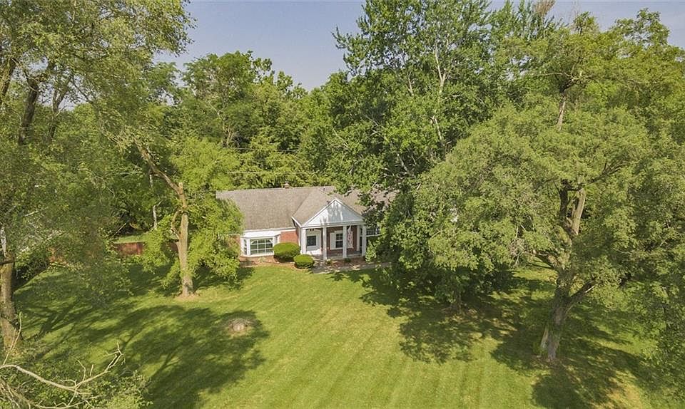 1st image of 17 River Forest Dr