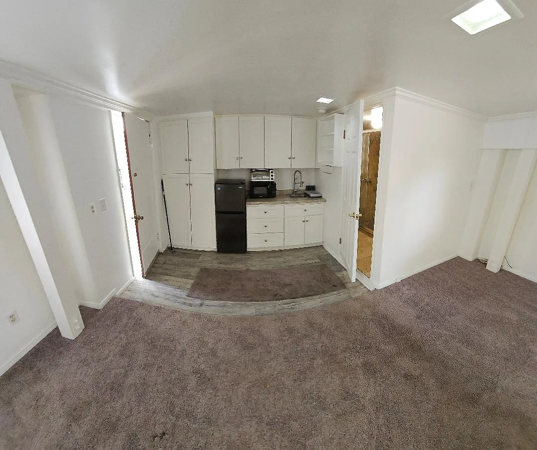 9541 Haines Canyon Ave — Photo 2