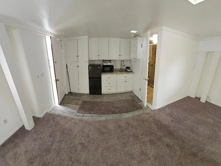 9541 Haines Canyon Ave — Photo 2