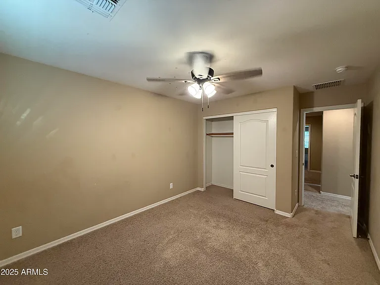 4050 E Oakland St — Photo 20