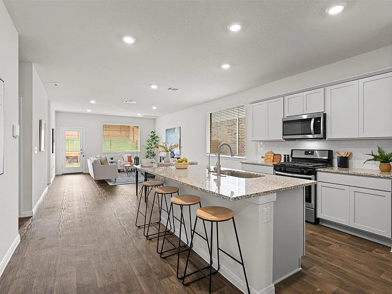 228 Brooklyn Dr — Photo 4