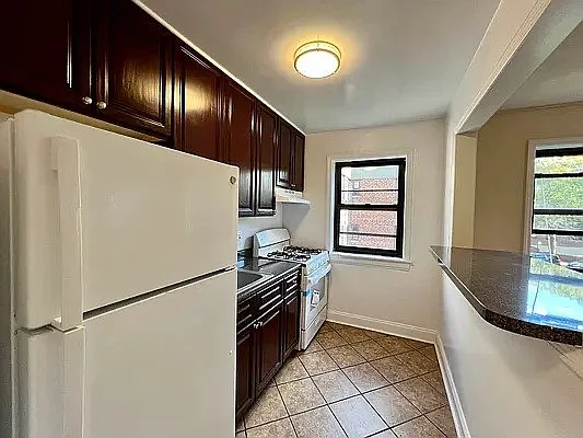 41-29 41st St #6B — Photo 3