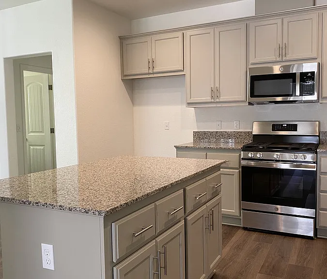 5012 Palisade Ave — Photo 5