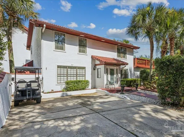 1834 W Smugglers Cove Dr, Gulf Breeze, FL 32563