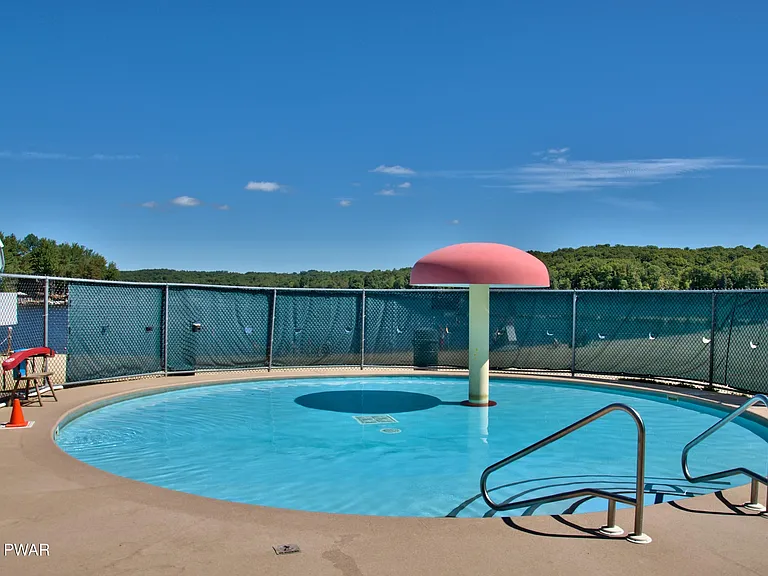 49 Lake View Dr #14 — Photo 54