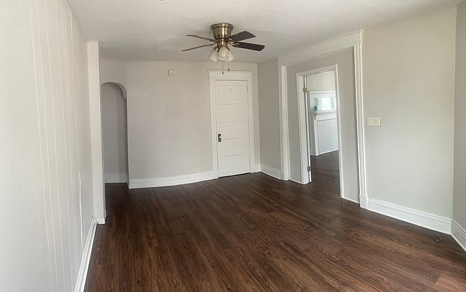 1st image of 218 E 9th St APT 1