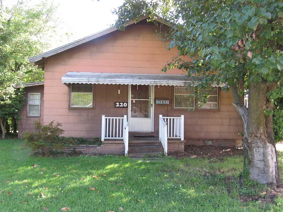 1st image of 220 Boundary Dr