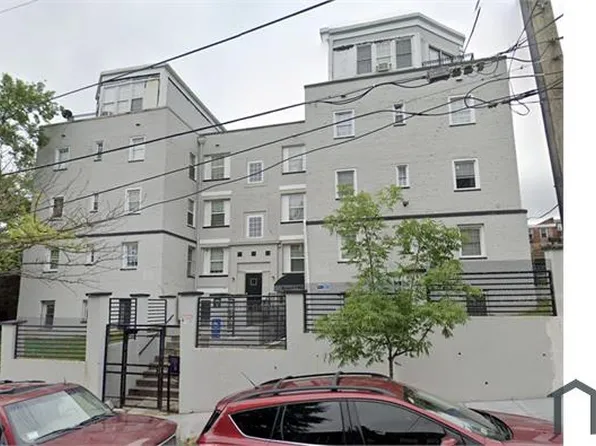 86 Forrester St SW #202, Washington, DC 20032